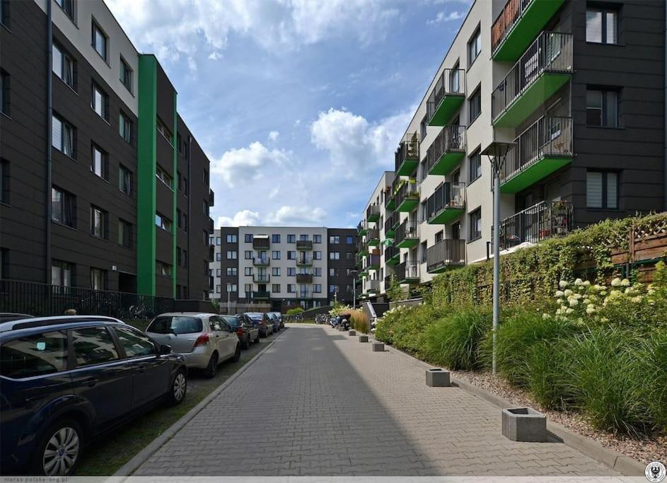 Cozy Corner: Apartment With Wifi And Private Balcony Wroclaw Exterior photo